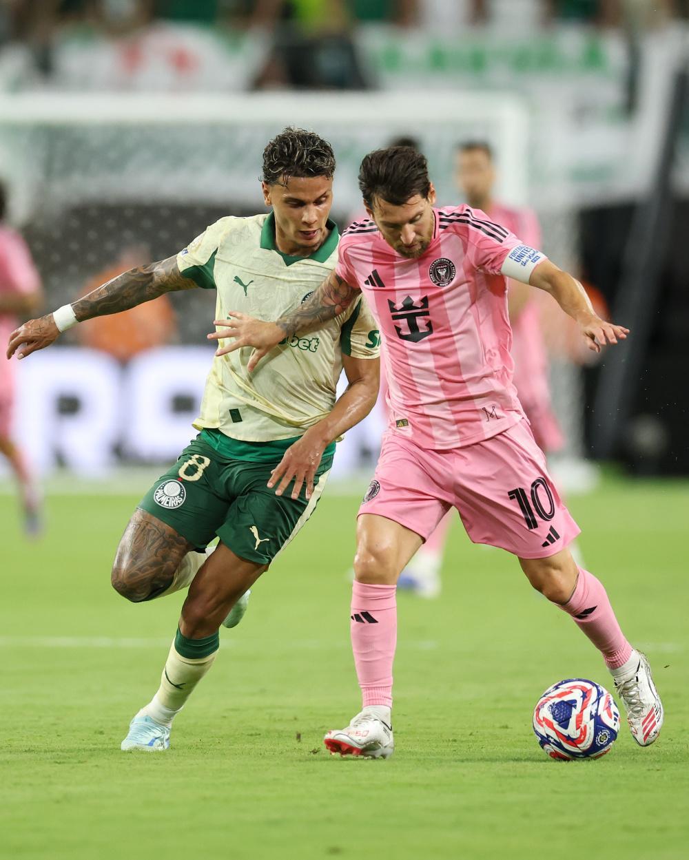 包含清晨葡萄牙体育备战荷甲，临场应变细节曝光，气氛紧张，数据趋势出现新变化的词条-爱游戏